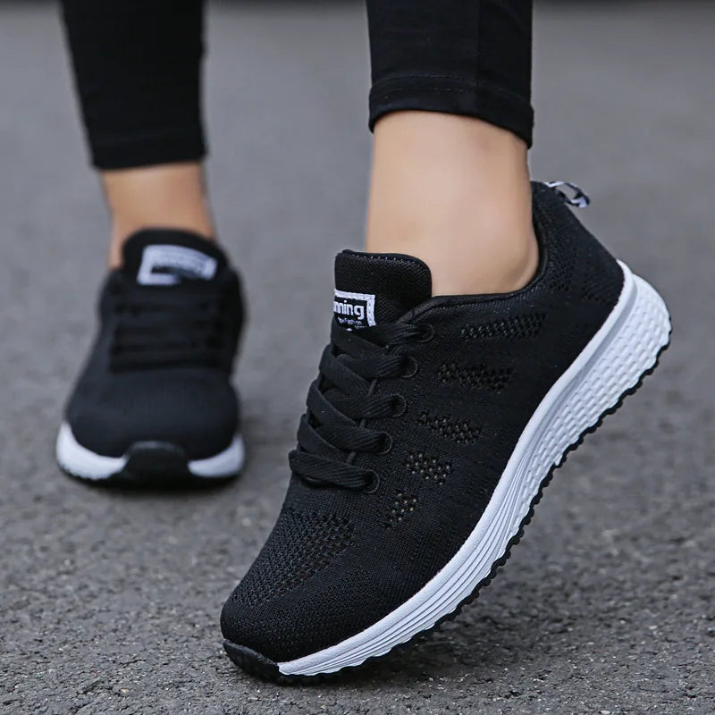 Damen Slip-Sneaker aus Stretch-Mesh – leicht & flach