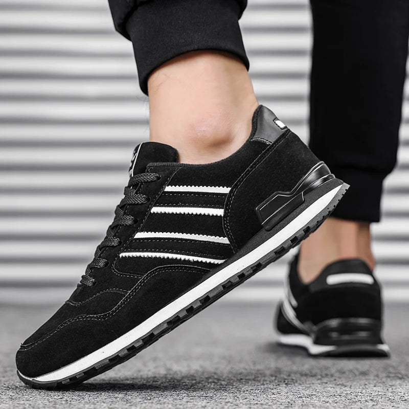 Herren Sneaker aus Kunstleder mit Schnürung, leicht & flach