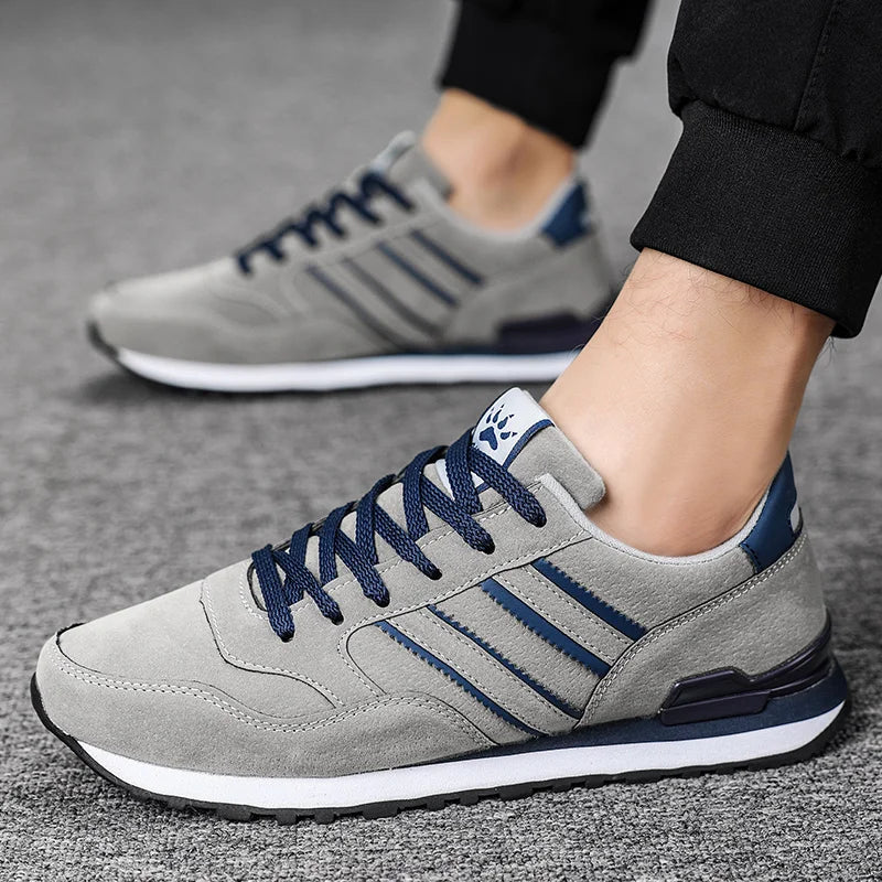 Herren Sneaker aus Kunstleder mit Schnürung, leicht & flach